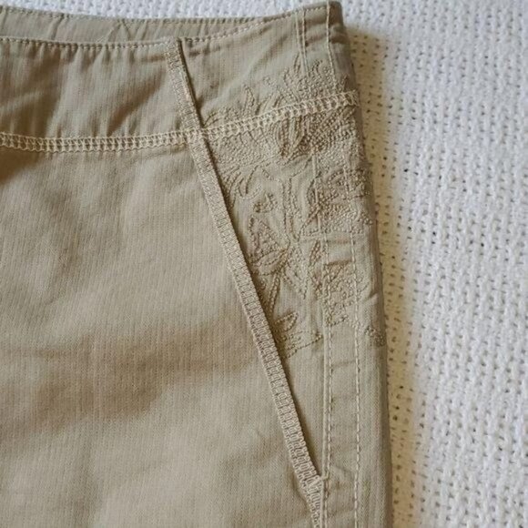 Eddie Bauer Embroidered Cargo Pockets Beige Sporting Cinched Sz 12 Cuffed Pants - Picture 8 of 11